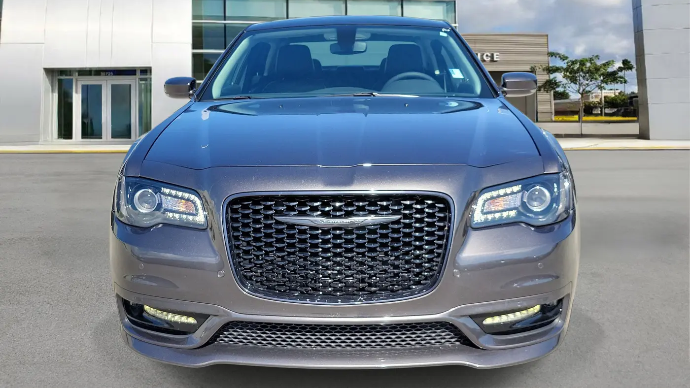 2023 Chrysler 300 Touring L