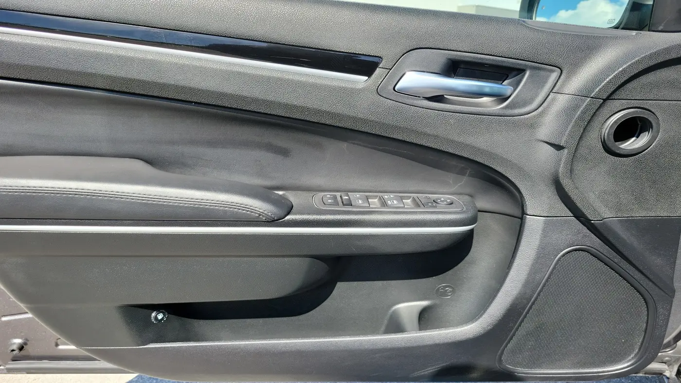 2023 Chrysler 300 Touring L
