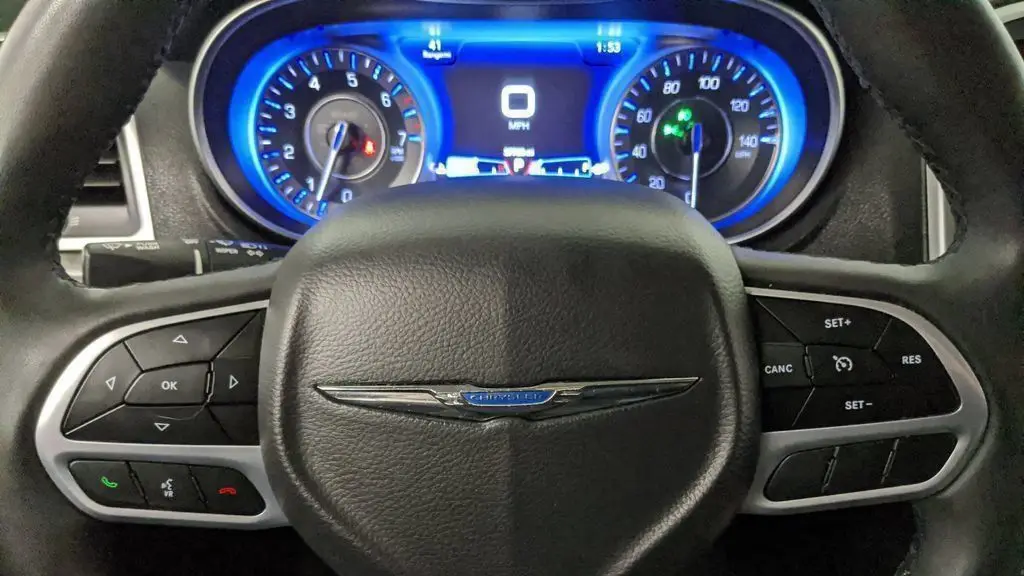 2023 Chrysler 300 Touring L