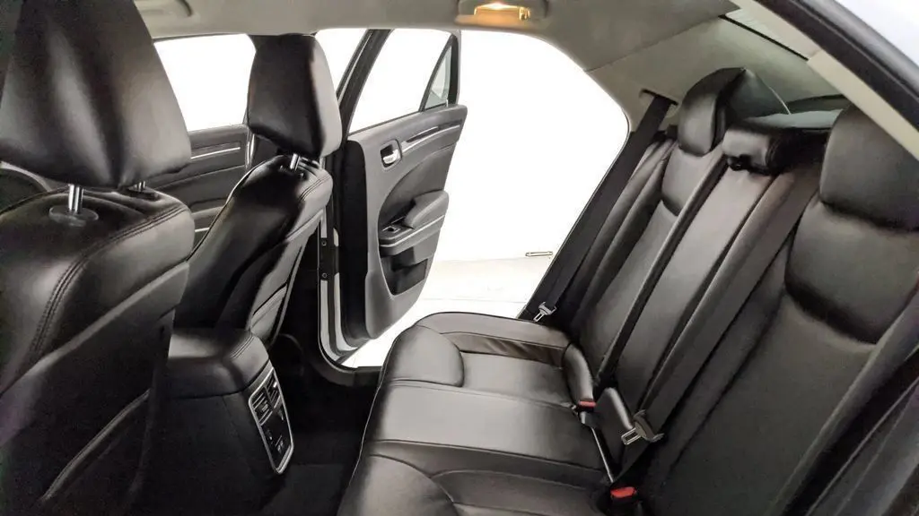 2023 Chrysler 300 Touring L