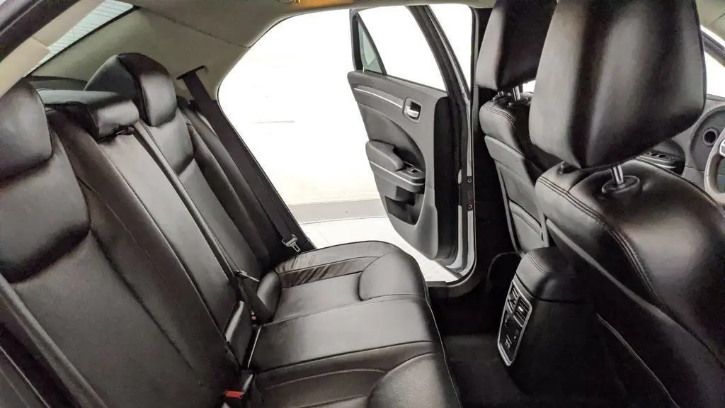 2023 Chrysler 300 Touring L