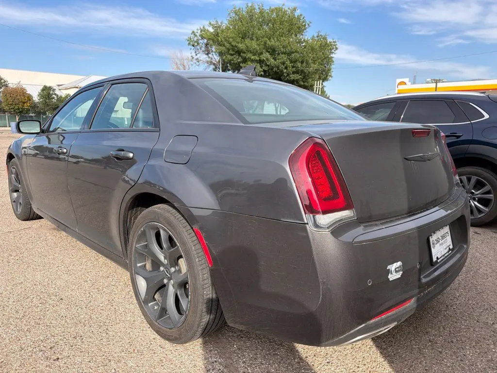 2023 Chrysler 300 - $26,998
