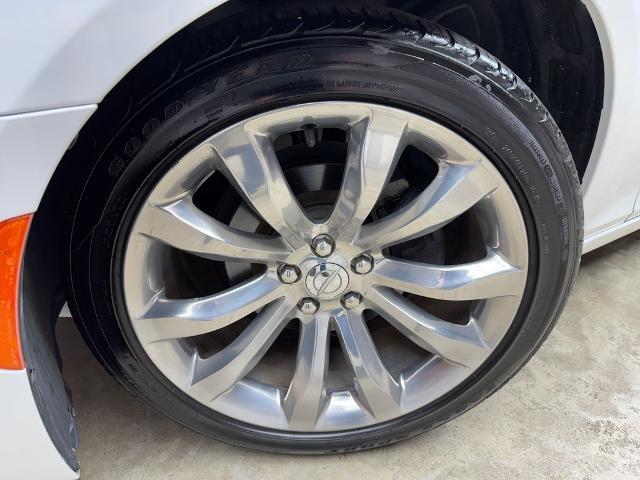 2019 Chrysler 300 - $15,510