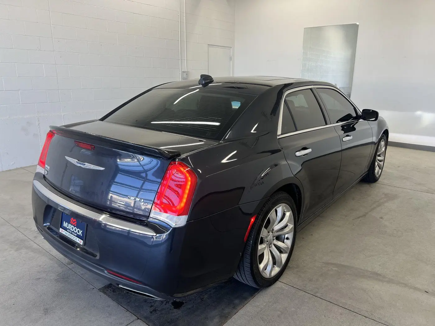 2016 Chrysler 300 - $8,998