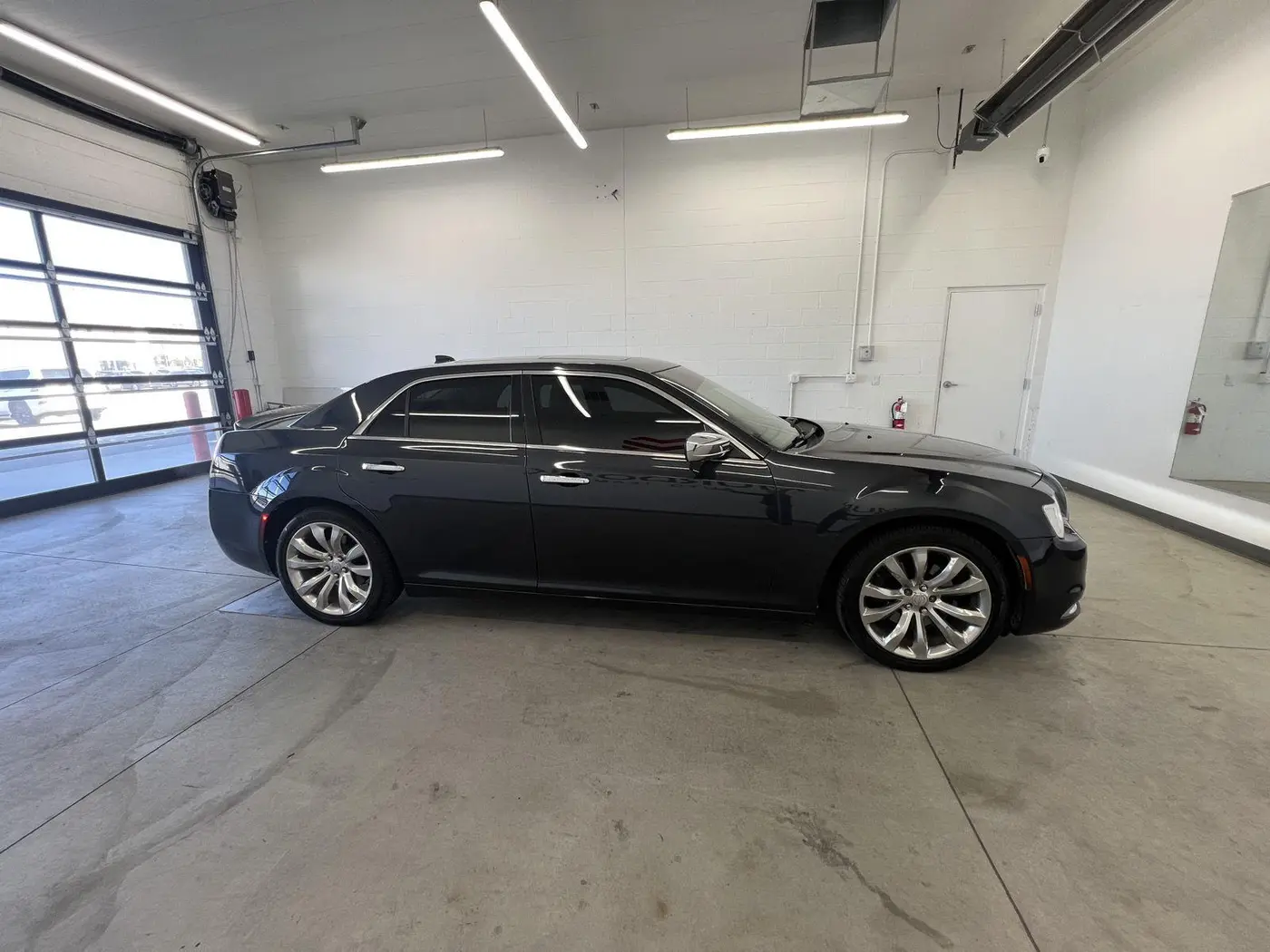 2016 Chrysler 300 - $8,998