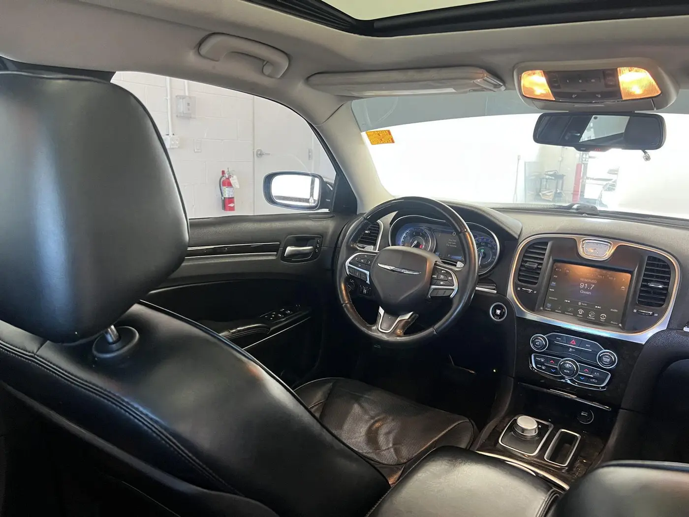 2016 Chrysler 300 - $8,998