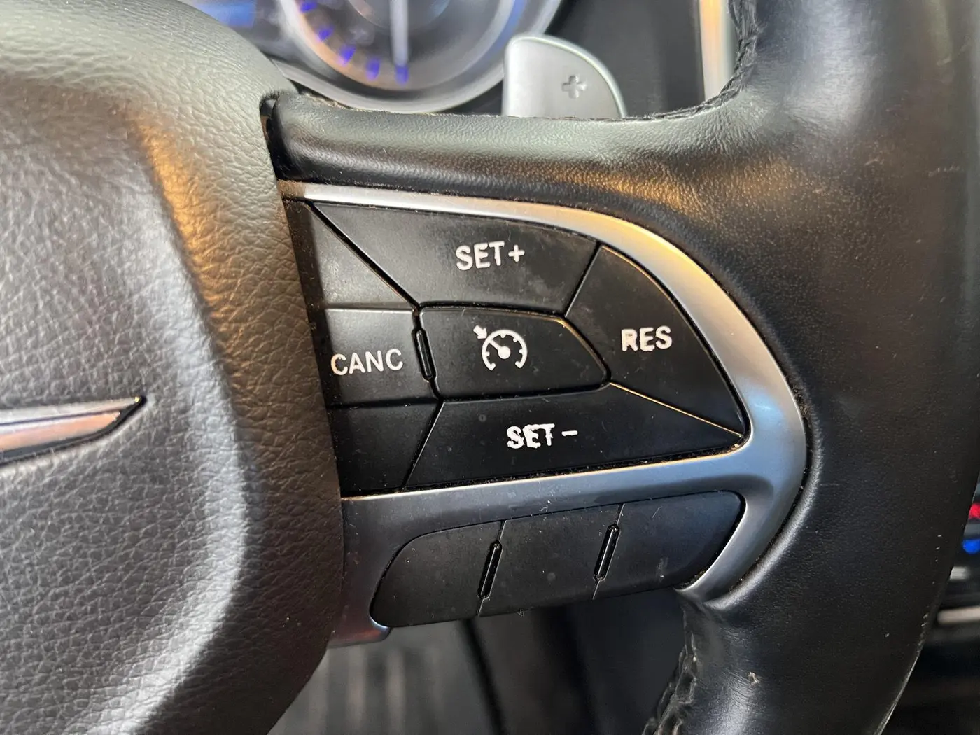 2016 Chrysler 300 - $8,998