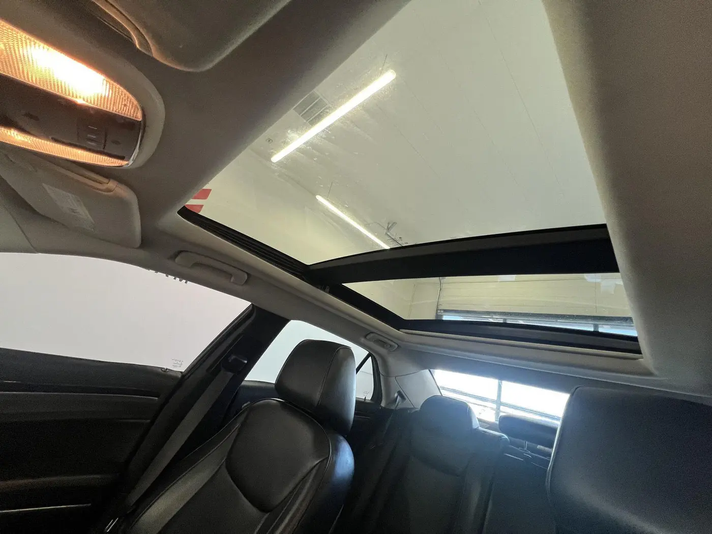 2016 Chrysler 300 - $8,998