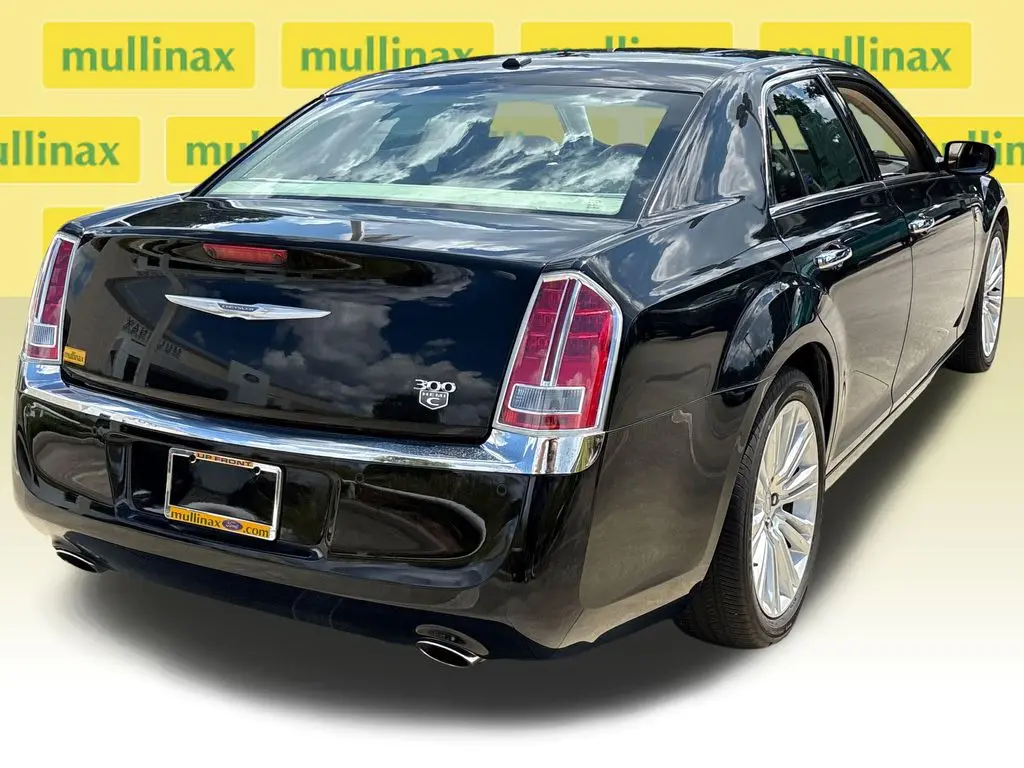 2013 Chrysler 300 - $14,000