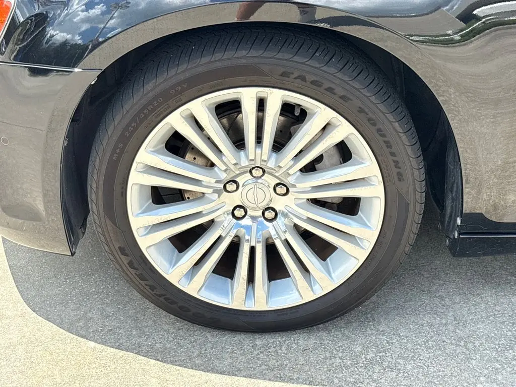 2013 Chrysler 300 - $14,000