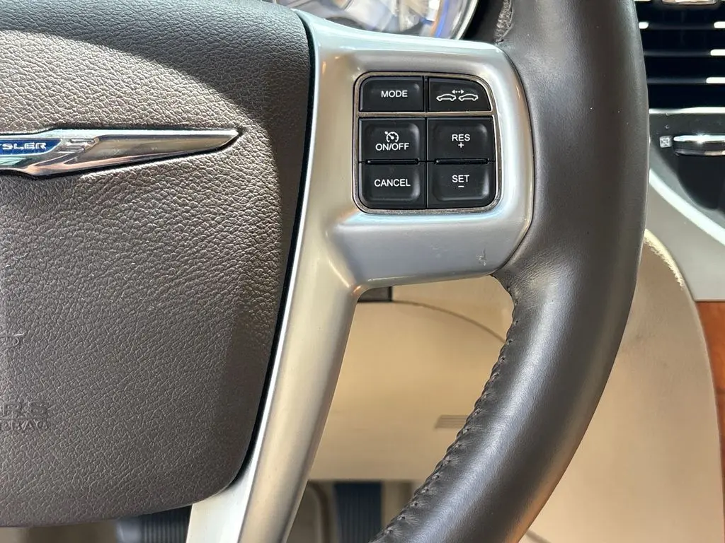 2013 Chrysler 300 - $14,000