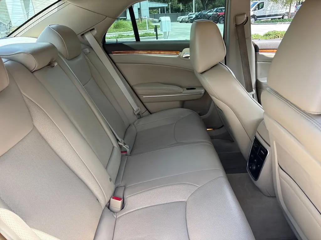 2013 Chrysler 300 - $14,000