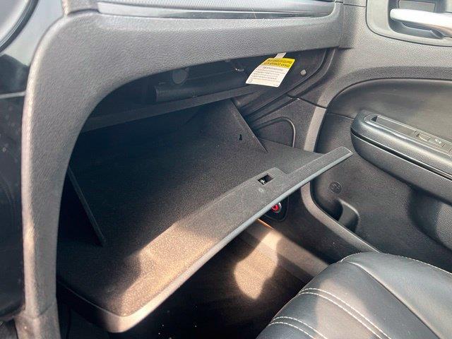 2015 Chrysler 300 - $13,995