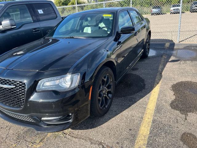 2019 Chrysler 300 - $17,179