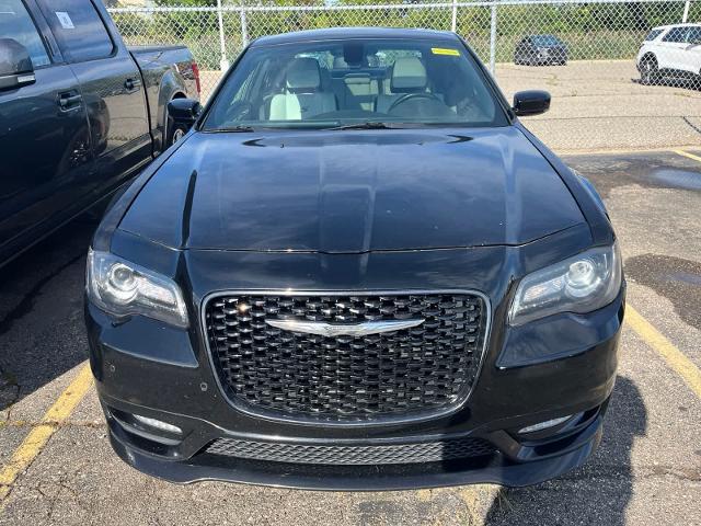 2019 Chrysler 300 - $17,179