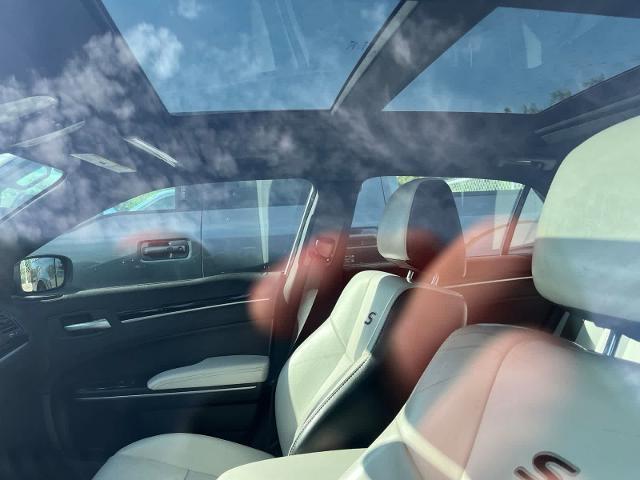 2019 Chrysler 300 - $17,179
