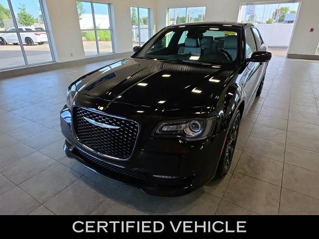 2019 Chrysler 300 - $17,079