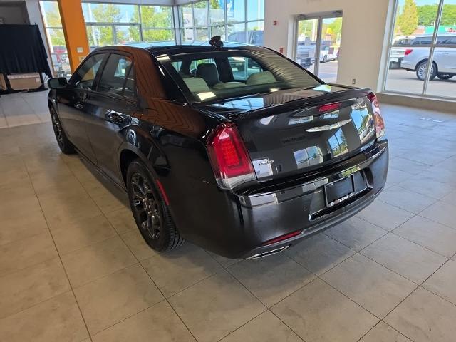 2019 Chrysler 300 - $17,079