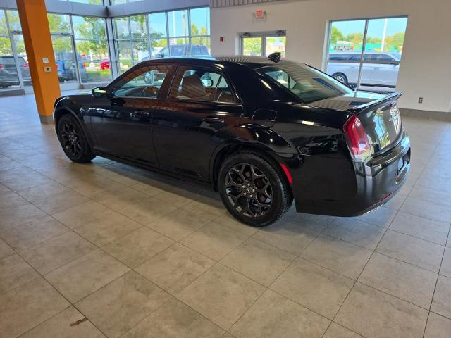 2019 Chrysler 300 - $17,079