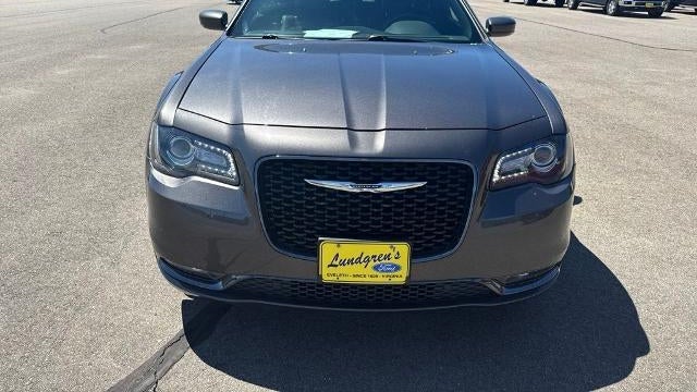 2018 Chrysler 300 S