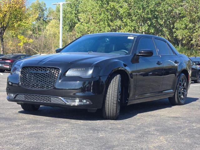 2016 Chrysler 300 - $13,996