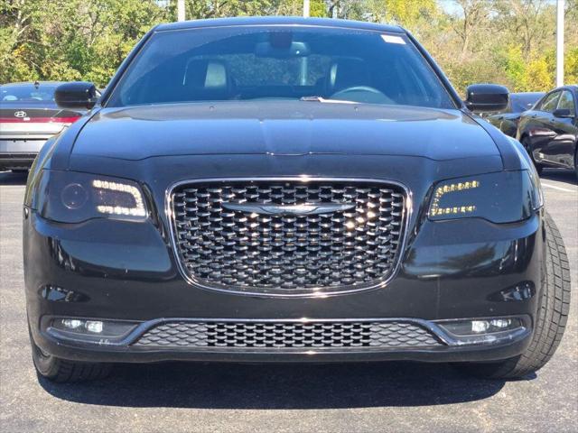 2016 Chrysler 300 - $13,996