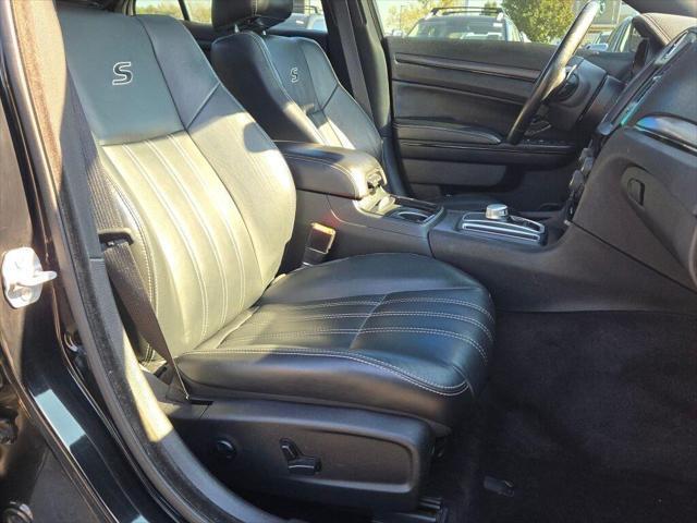 2016 Chrysler 300 - $13,996