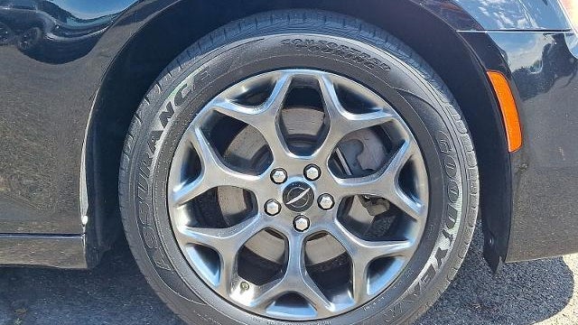 2017 Chrysler 300 S