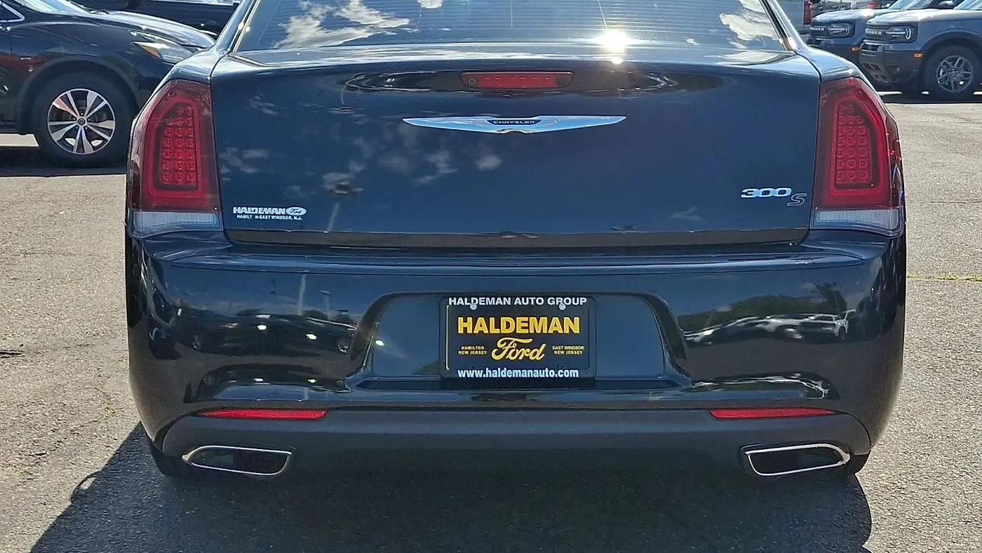 2017 Chrysler 300 S