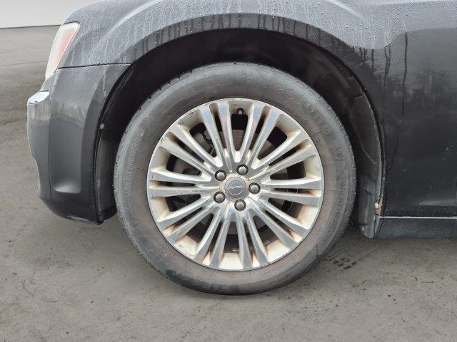 2012 Chrysler 300 - $9,561