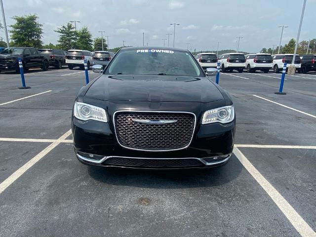 2018 Chrysler 300 Limited — photo 1 of 12