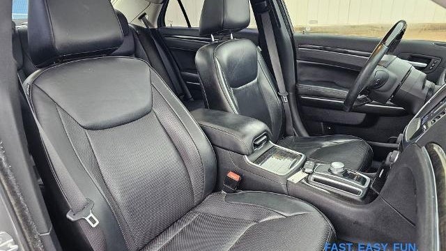 2017 Chrysler 300 C