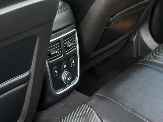 2013 Chrysler 300 - $12,500