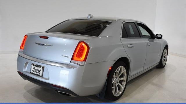 2019 Chrysler 300 C