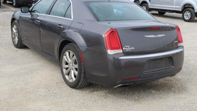 2015 Chrysler 300 Limited
