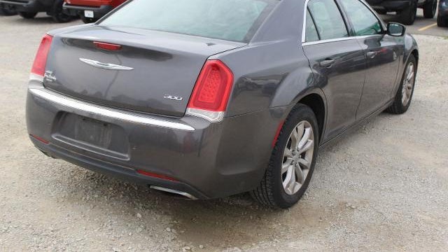 2015 Chrysler 300 Limited
