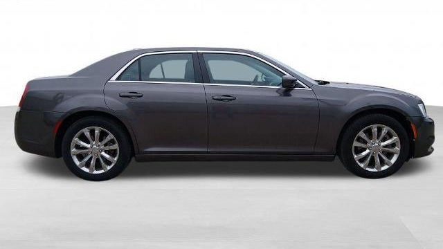 2015 Chrysler 300 Limited