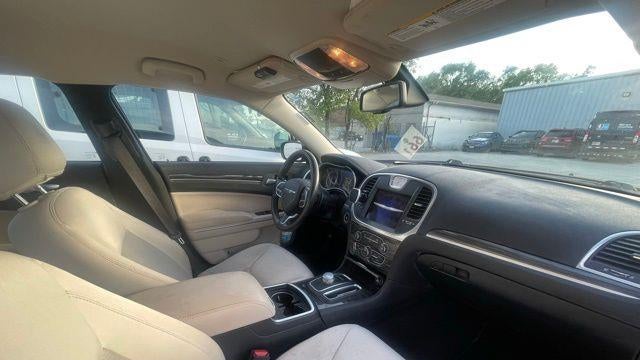 2021 Chrysler 300 Touring