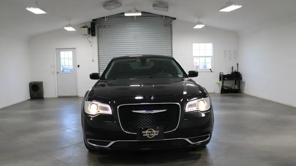 2023 Chrysler 300 Touring