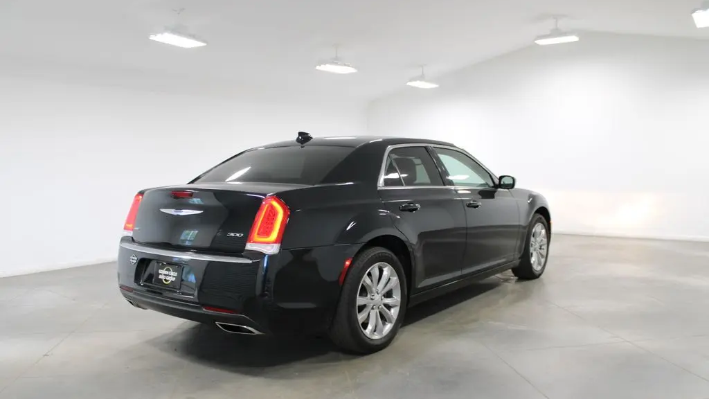 2023 Chrysler 300 Touring