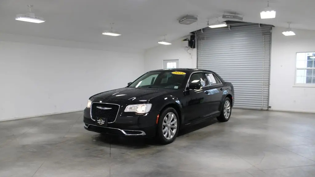 2023 Chrysler 300 Touring