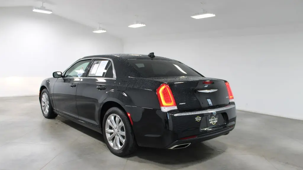 2023 Chrysler 300 Touring