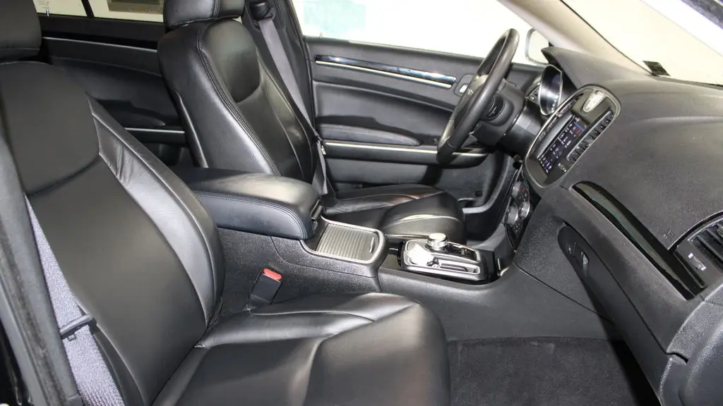2023 Chrysler 300 Touring