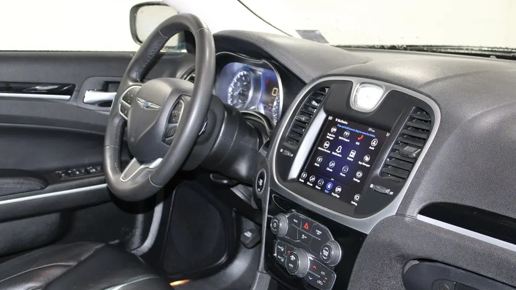 2023 Chrysler 300 Touring