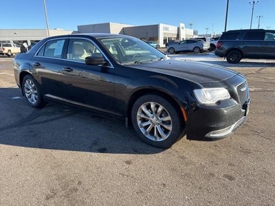 2017 Chrysler 300 AWD Limited 4DR Sedan