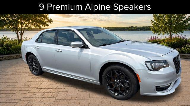 2021 Chrysler 300 Touring