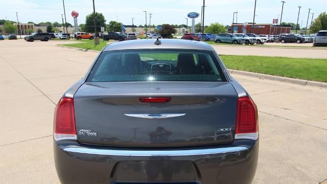 2017 Chrysler 300 Limited