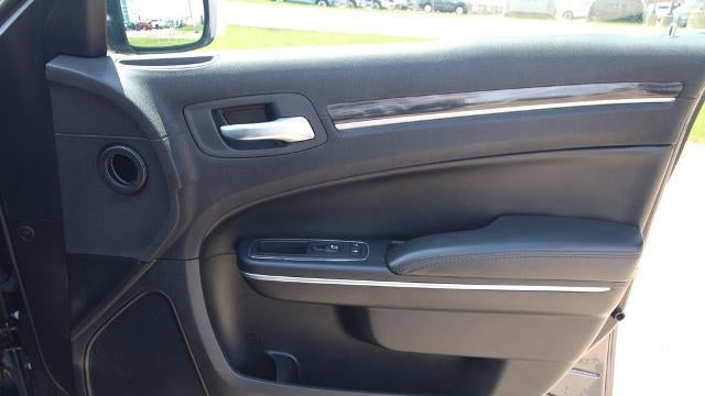 2017 Chrysler 300 Limited