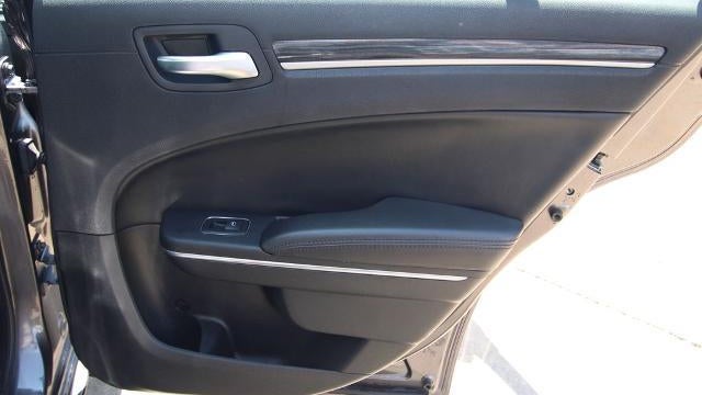 2017 Chrysler 300 Limited