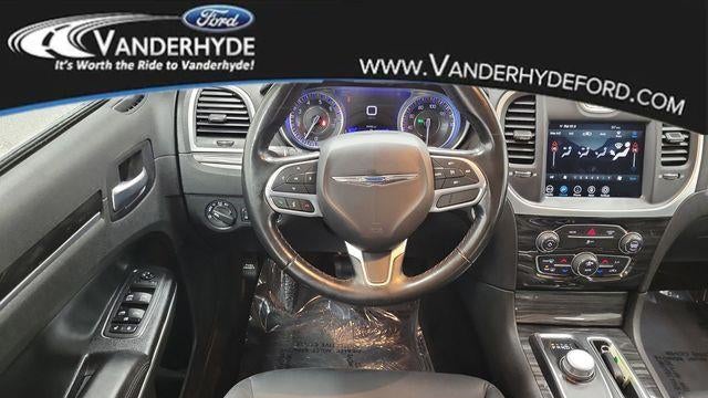 2022 Chrysler 300 Touring